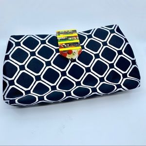 Top Beauty Clutch with artistic acrylic fastener